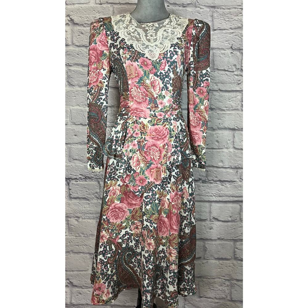 Beautiful Vintage 80's Victorian Floral Midi Dress - Picture 8 of 16